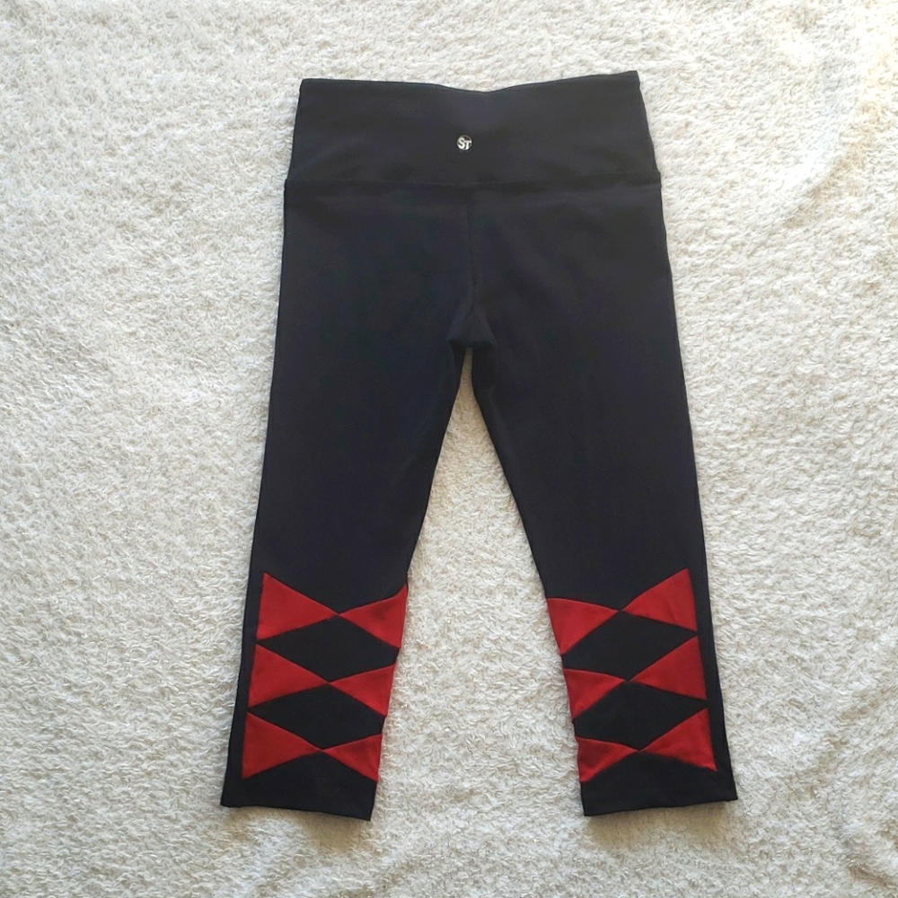 Strut This Bow Crop Leggings